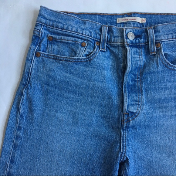 Levi’s Wedgie Straight Ankle Crop High Rise Light Wash Blue Denim Jeans Size 30 - Picture 6 of 17